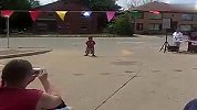 [搞笑]黑人小孩跳舞迷倒路人