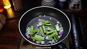 素炒芹菜最简单做法，我认为像我这样做的素炒芹菜最简单