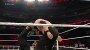 WWE-15年-RAW第1138期：6人赛 雷恩斯报摔跤狂热一箭之仇-花絮