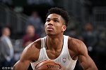 现场直击NBA东部决赛G5  进场仪式似男版维密字母哥苦练远投