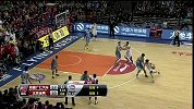 CBA-1314赛季-季后赛-总决赛-第6场-苏伟抗着防守球员强行抛投命中-花絮