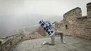机械舞大师 登上长城秀舞！