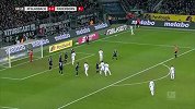 第69分钟门兴格拉德巴赫球员施廷德尔射门 - 打偏