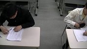 你们考试都是带乒乓球拍的吗 这个神反应也是服了