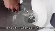 作死老外在马桶中倒入240磅水银，用水冲会发生什么？请勿模仿！