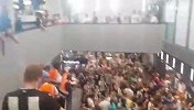 想一波带走我？不存在的！纽卡斯尔联球迷赛前集体高歌助威
