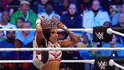 RAW第1489期：女皇的实力不可小嘘 维嘉单打击败妮琪