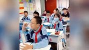 老师意外发现13岁学生是公司老板？学校回应：不是企业法定代表人
