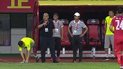 扳平！梅州客家后场长传精准 王攀左路突破回传造乌龙
