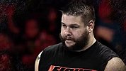 WWE-16年-KO欧文斯 突袭炸弹天摇地动-专题