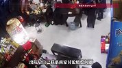 女子火锅店就餐被老板滑倒烫伤，老板：对方一直在问我们要价