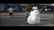 雪人恶作剧失败的下场太惨了