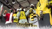 NFL-1718赛季-钢人球员齐出境 NFL明星圣诞送祝福-专题