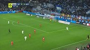 下半场补时第4分钟马赛球员洛佩斯射门 - 打偏