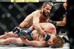 他都晕过去了为啥补拳？马达：裁判没停止 觉得残忍的回家看足球