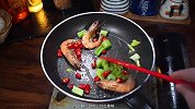 大虾要煮几分钟才熟，大虾像我这样煮5分钟才熟