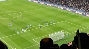 看台视角！曼城主场球迷嘘声震天 本泽马气定神闲罚出勺子点球