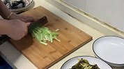 酸菜鲫鱼最简单好吃的做法，汤鲜肉嫩，在家也能做出饭店的味道