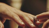 结婚率降低！越来越多女性自己买钻石 钻石商的广告语都变了