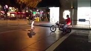 搞笑-20120316-《葵花宝殿独家》教你如何开摩托车-爆笑