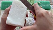 把家里不显眼的香皂全部刮开完，无硼砂，声音好减压呢