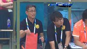 中国足协杯-17赛季-淘汰赛-第4轮-第15分钟射门 吕文君抢断一条龙爆射 东吴悍将封堵痛苦倒地-花絮