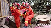 云南楚雄大麦冲村发生山体滑坡压垮房屋 致女子和婴儿被埋