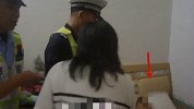 广西男子突然冲进陌生女人家中脱光衣裤钻进被子 原因太奇葩！