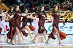 传统元素惊艳CBA赛场！山东啦啦队上演旗袍诱惑