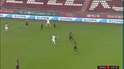 水原中路发起短传渗透 塔格特外围起脚怒射被门将没收