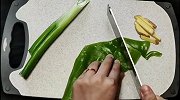 鸡肉这样做，香嫩爽滑，一次做一大锅，怎么吃都不腻