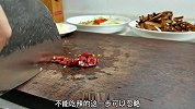 芹菜香干到底是先炒芹菜还是香干，大厨教你正确做法，好吃又下饭