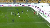 第34分钟基辅迪纳摩球员拜亚斯基射门 - 打偏