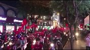 莫名泪目! 越南举国欢庆U23杀入绝杀 全民开摩托游行真心震撼
