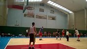 中国男篮-14年-男篮集训周琦演隔扣 背身单打中高难中投-新闻