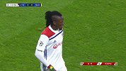 登贝莱前场过人遭对手掀翻 巴萨再得前场任意球