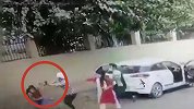 残忍！印度女大学生校外被绑架，挣扎自救时惨遭近距离枪杀