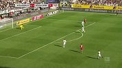 第33分钟杜塞尔多夫球员齐默射门-绝佳机会被扑