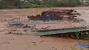 巴中一在建大桥被洪水冲垮？官方：作业平台被冲垮 大桥主体无碍