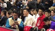 【PP体育在现场】北京队TFBOYS合体 赵继伟一边偷吃
