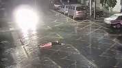 女子喝醉躺路中央遭碾压 酒驾司机：以为是垃圾堆