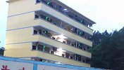 广西一初中生在学校坠楼身亡 生前在过道徘徊近30分钟无人发现