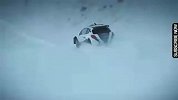 碉堡了！驾驶汽车雪地玩漂移