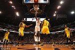 连续赢了对手17场！勇士132-109太阳库里34+9艾顿25分