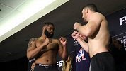 UFC-17年-格斗之夜104主赛选手面对面赛前称重仪式现场-花絮