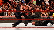 2018RAW十大精彩镜头 冷石回归暴打麦克曼父子