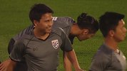 泰国队认真备战 队员受伤疑似烟雾弹