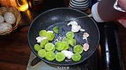 鸡肉怎么做最好吃，我认为鸡肉炒莴笋最好吃