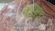 炸丸子放淀粉还是面粉？大厨教你正确做法，酥脆可口，放凉也不硬