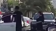 网约车司机持长刀砍伤出租车司机 身旁女子拼命也拦不住